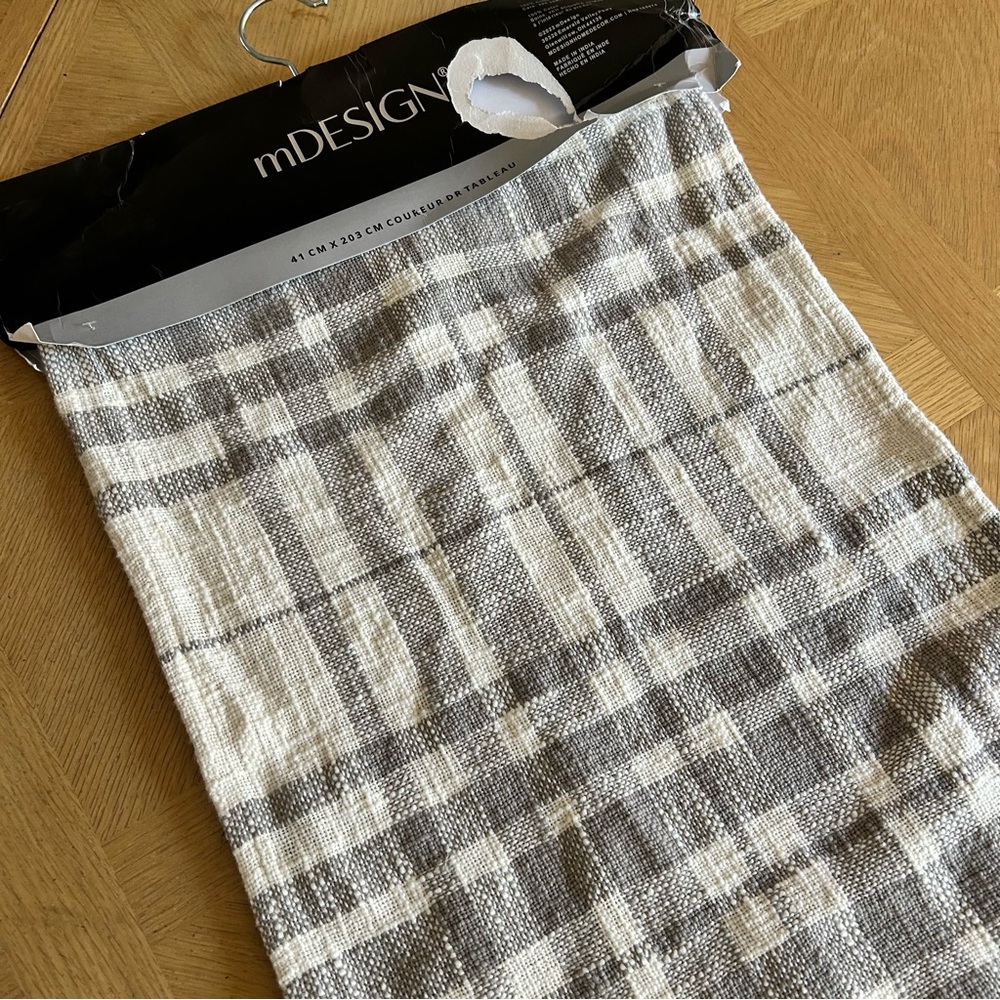 NWT Mdesign  Cotton‎ Grey and White Table Runner - Picture 2 of 7